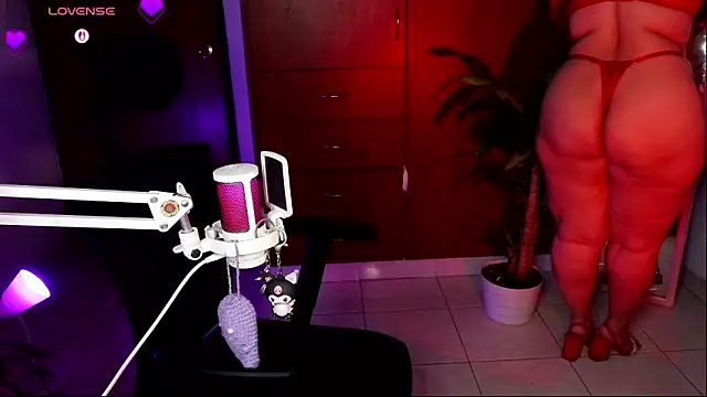 tinamqueen1 online show from 03.16.26