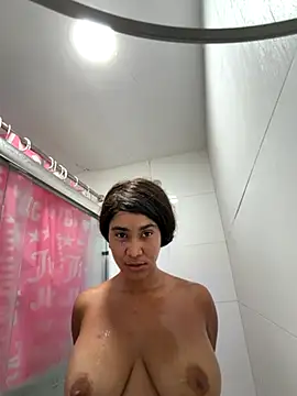 LuckyKhloe online show from 09.30.25