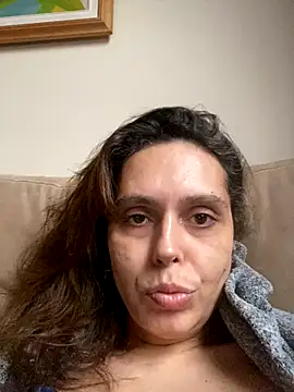 Snapshot of SashaMuller89 chatting on 12.19.25 SashaMuller89 online show from 12.19.25