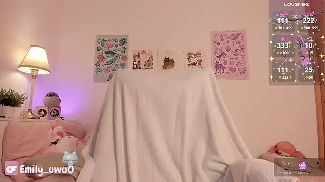 Snapshot of emily_uwu0 chatting on 05.30.26 emily uwu0 online show from 05.30.26