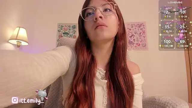 Snapshot of emily_uwu0 chatting on 06.12.26 emily uwu0 online show from 06.12.26
