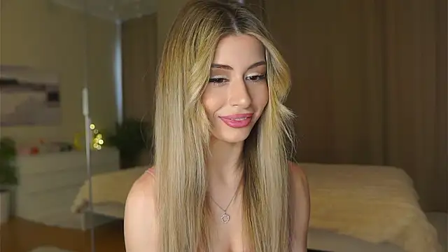 Snapshot of GeorginaHarn chatting on 03.08.26 GeorginaHarn online show from 03.08.26