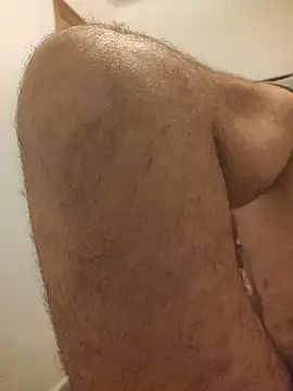 Snapshot of gigolobcn chatting on 10.17.25 gigolobcn online show from 10.17.25