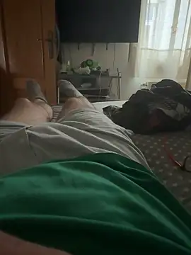 Snapshot of gigolobcn chatting on 11.17.25 gigolobcn online show from 11.17.25