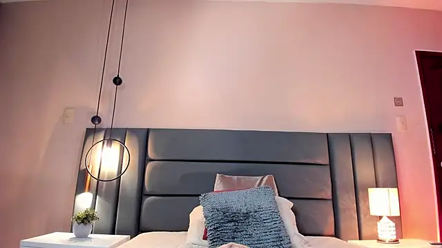 Snapshot of AelinDuvalier chatting on 10.08.25 AelinDuvalier online show from 10.08.25