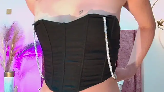 Snapshot of AelinDuvalier chatting on 11.14.25 AelinDuvalier online show from 11.14.25