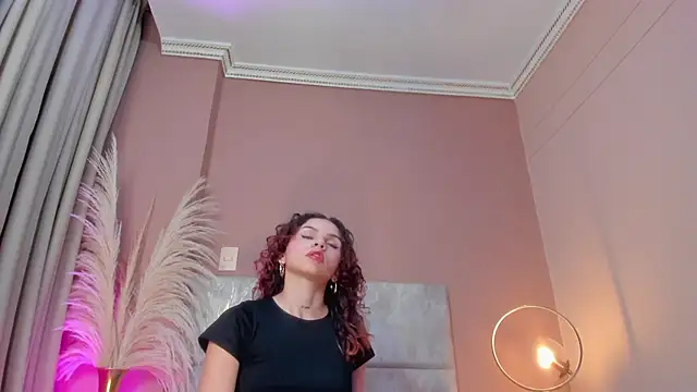 Snapshot of AelinDuvalier chatting on 11.21.25 AelinDuvalier online show from 11.21.25