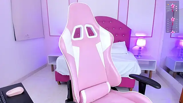 STEFANY MOLL online show from 11.05.25