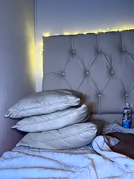 Snapshot of Danicute_ chatting on 12.05.25 Danicute online show from 12.05.25