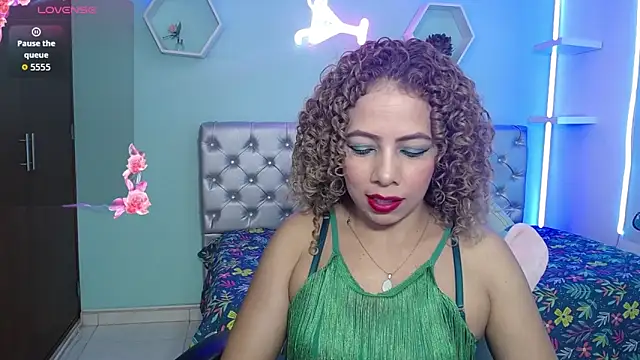 thalia mills19 online show from 10.11.25