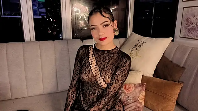 Snapshot of Cleo-smith chatting on 12.02.25 Cleo-smith online show from 12.02.25