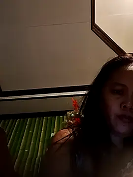 Snapshot of AmarahKate chatting on 12.05.25 AmarahKate online show from 12.05.25