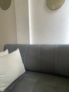 Snapshot of Zara_Bel chatting on 10.04.25 Zara Bel online show from 10.04.25