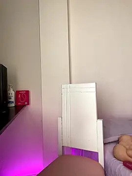 Snapshot of Zara_Bel chatting on 11.21.25 Zara Bel online show from 11.21.25