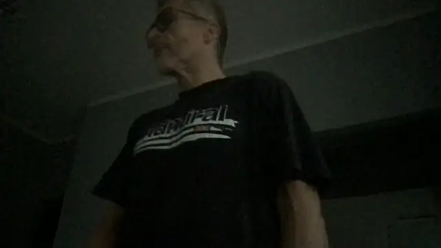 Axl hot online show from 12.22.25