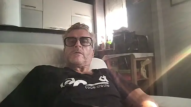 Axl hot online show from 07.30.26