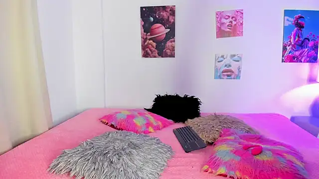 mia purplee online show from 10.02.25