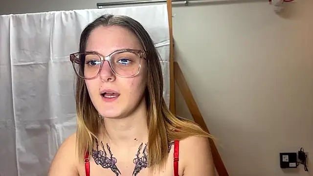 SuzyMiu online show from 11.11.25