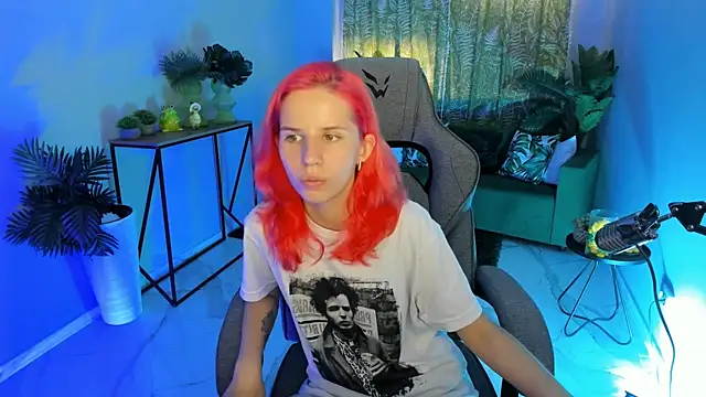 Snapshot of NitaNihil chatting on 09.11.25 NitaNihil online show from 09.11.25