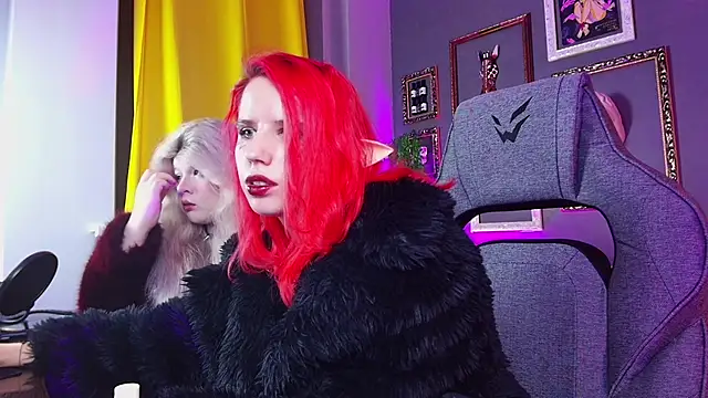 Snapshot of NitaNihil chatting on 10.16.25 NitaNihil online show from 10.16.25