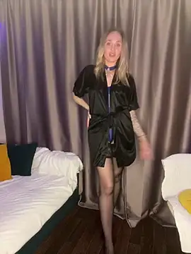 Affectionate lady online show from 10.06.25