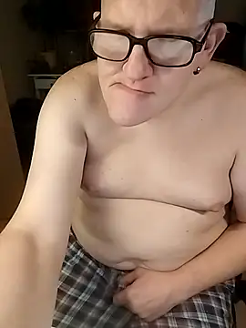 Snapshot of GordianWhirling chatting on 11.22.25 GordianWhirling online show from 11.22.25