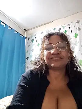 Snapshot of Avannay chatting on 04.24.26 Avannay online show from 04.24.26