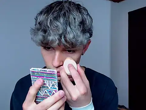 john vichenso online show from 10.10.25