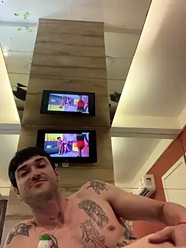 Snapshot of Fubinha chatting on 12.20.25 Fubinha online show from 12.20.25