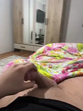 Erenn9972 online show from 12.20.25