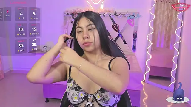 Snapshot of ZURY_TAY chatting on 10.06.25 ZURY TAY online show from 10.06.25