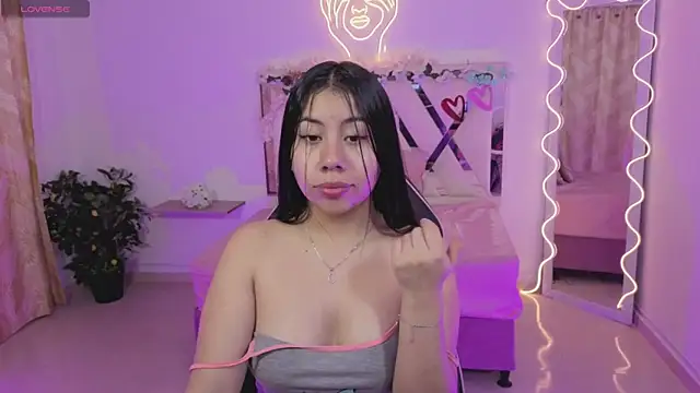 Snapshot of ZURY_TAY chatting on 11.25.25 ZURY TAY online show from 11.25.25