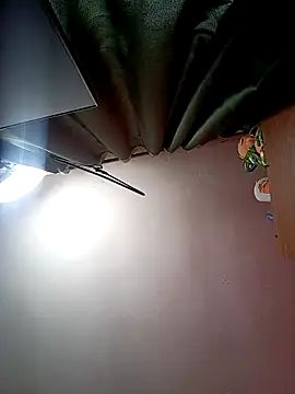 Lady 16 online show from 10.17.25