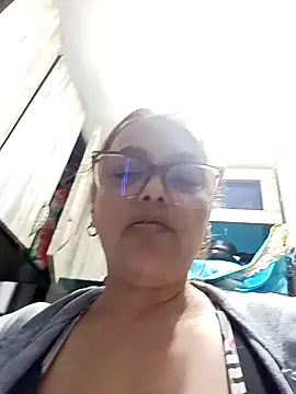 Snapshot of Lady_16 chatting on 12.18.25 Lady 16 online show from 12.18.25