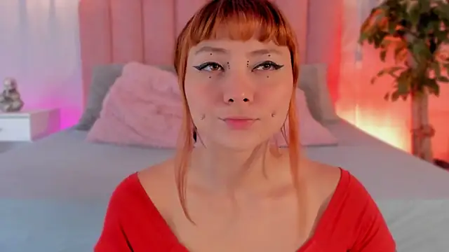 Snapshot of raven_black_ chatting on 10.02.25 raven black online show from 10.02.25