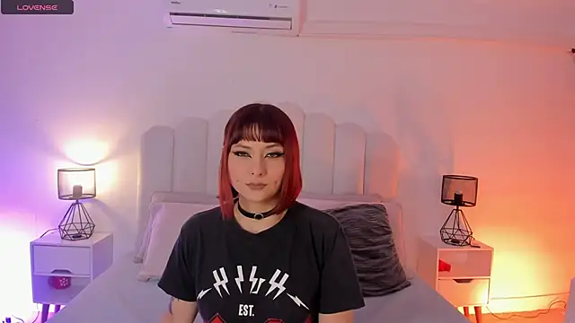 Snapshot of raven_black_ chatting on 11.28.25 raven black online show from 11.28.25