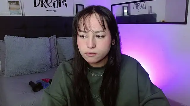 Snapshot of Eymmy_24 chatting on 09.09.25 Eymmy 24 online show from 09.09.25