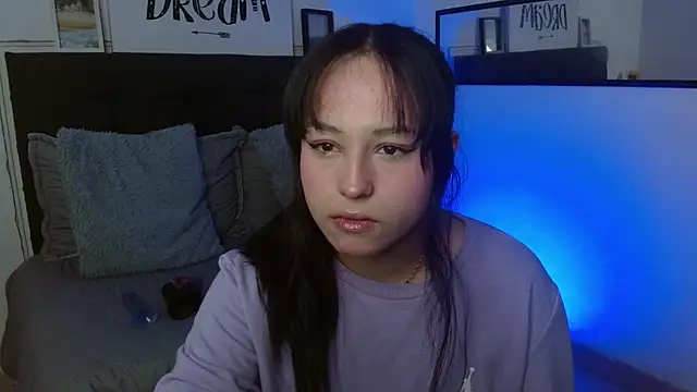 Snapshot of Eymmy_24 chatting on 09.14.25 Eymmy 24 online show from 09.14.25