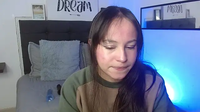 Snapshot of Eymmy_24 chatting on 09.16.25 Eymmy 24 online show from 09.16.25