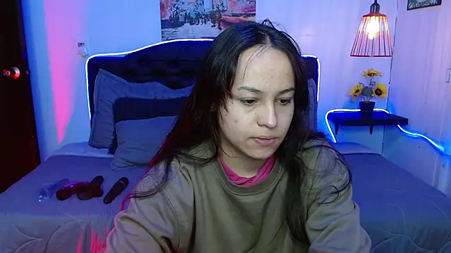 Snapshot of Eymmy_24 chatting on 09.23.25 Eymmy 24 online show from 09.23.25