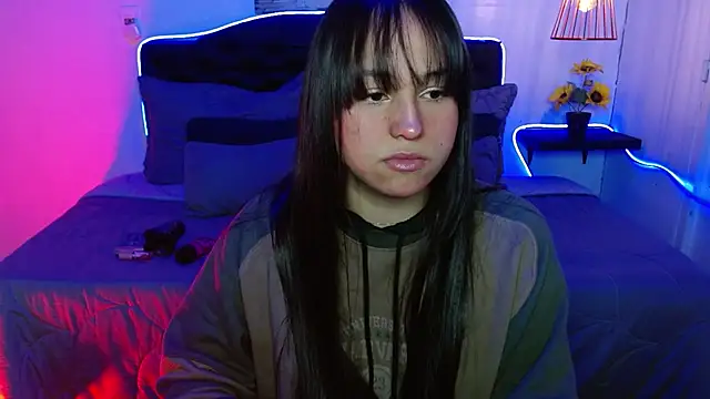 Snapshot of Eymmy_24 chatting on 09.25.25 Eymmy 24 online show from 09.25.25