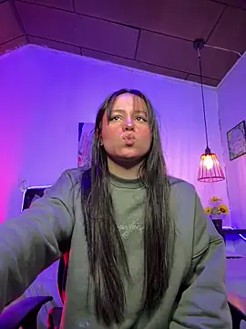 Snapshot of Eymmy_24 chatting on 09.27.25 Eymmy 24 online show from 09.27.25