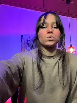 Snapshot of Eymmy_24 chatting on 10.18.25 Eymmy 24 online show from 10.18.25