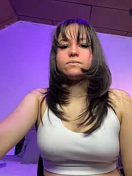 Snapshot of Eymmy_24 chatting on 10.20.25 Eymmy 24 online show from 10.20.25