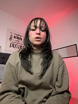 Snapshot of Eymmy_24 chatting on 10.24.25 Eymmy 24 online show from 10.24.25