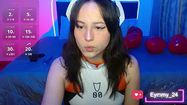 Snapshot of Eymmy_24 chatting on 11.07.25 Eymmy 24 online show from 11.07.25