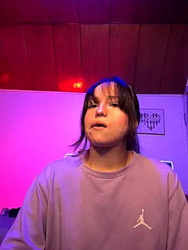 Snapshot of Eymmy_24 chatting on 11.11.25 Eymmy 24 online show from 11.11.25