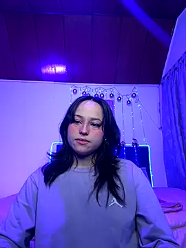 Snapshot of Eymmy_24 chatting on 11.24.25 Eymmy 24 online show from 11.24.25