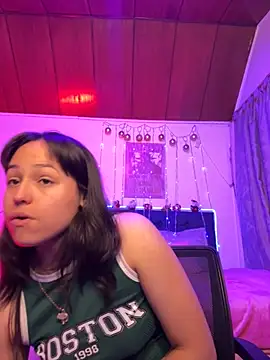 Snapshot of Eymmy_24 chatting on 11.27.25 Eymmy 24 online show from 11.27.25