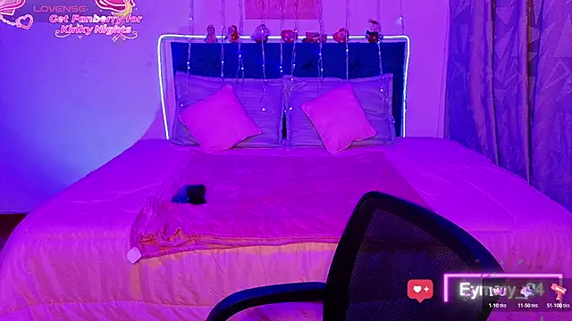 Snapshot of Eymmy_24 chatting on 11.30.25 Eymmy 24 online show from 11.30.25